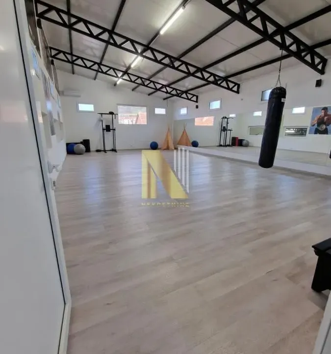 Rent, office space, 300m², Novi Sad, Srbija