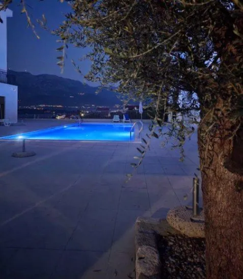 Izdavanje, jednosoban stan, 51m², Bogišići, Tivat