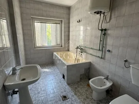 Prodaja, kuća, 600m², Voždovačka Crkva, Voždovac Sve Podlokacije - image 9