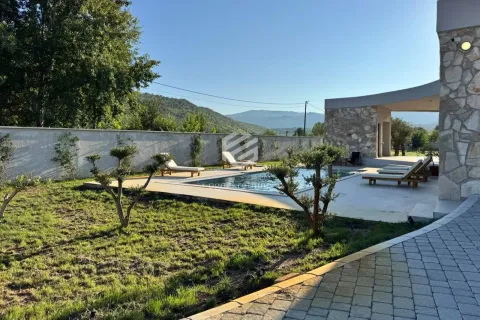 Izdavanje, kuća, 295m², Begovina, Danilovgrad - image 16