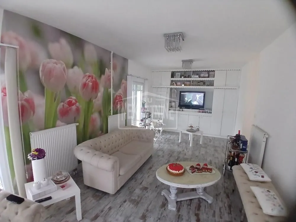 Prodaja, kuća, 152m², Ker, Subotica