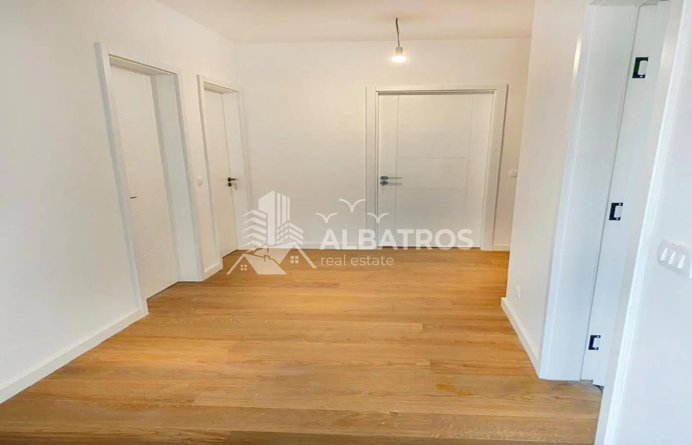 Prodaja, dvosoban stan, 74m², Centar, Bar