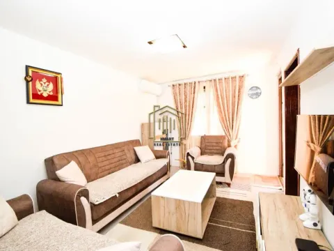 Prodaja, kuća, 260m², Stari Aerodrom, Podgorica - image 14