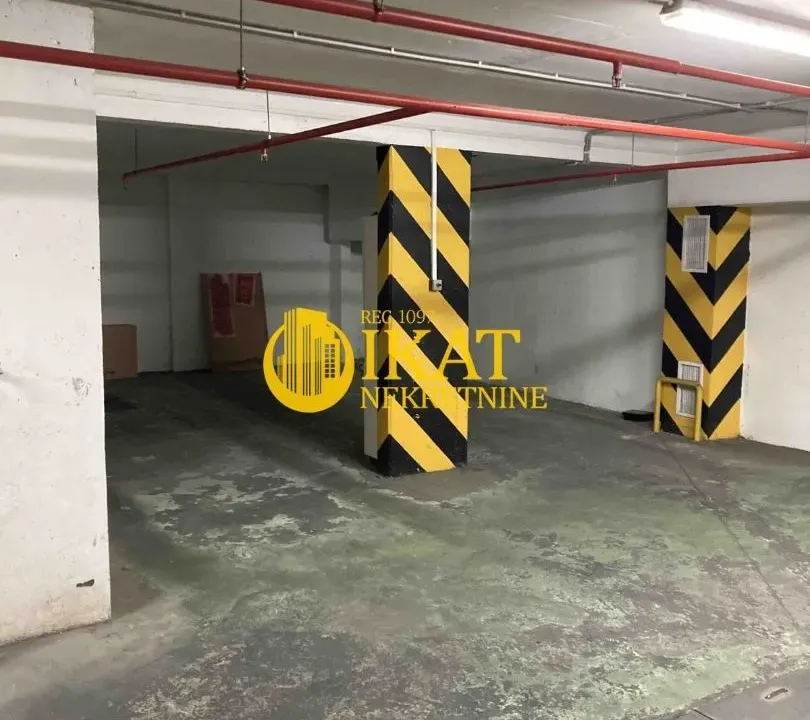 Izdavanje, parking/garaža, 13m², Vukov Spomenik, Zvezdara Sve Podlokacije