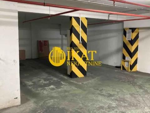 Izdavanje, parking/garaža, 13m², Vukov Spomenik, Zvezdara Sve Podlokacije