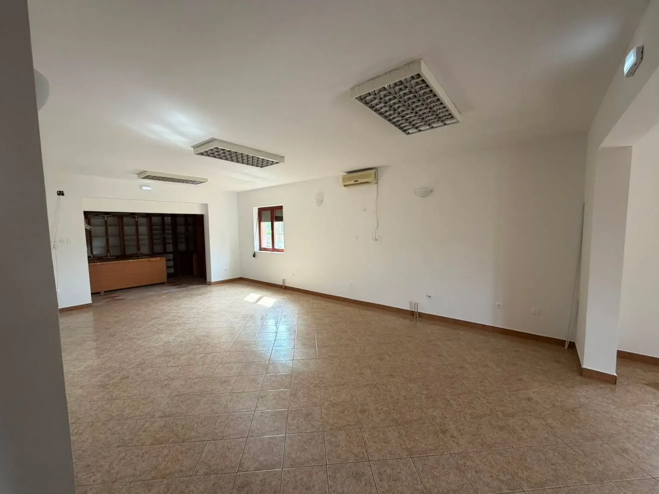 Rent, office space, 300m², Zabjelo, Podgorica