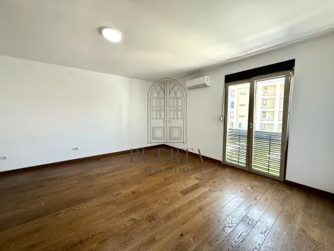 Rent, two bedroom apartment, 56m², City Kvart, Podgorica - image 3