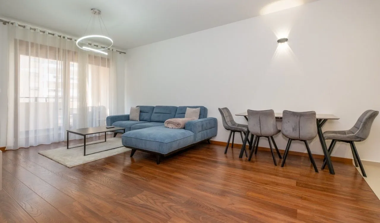 Izdavanje, dvosoban stan, 74m², Podgorica, Crna Gora