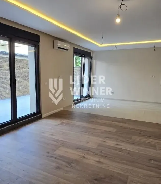 Prodaja, trosoban stan, 67m², Kluz, Zvezdara Sve Podlokacije