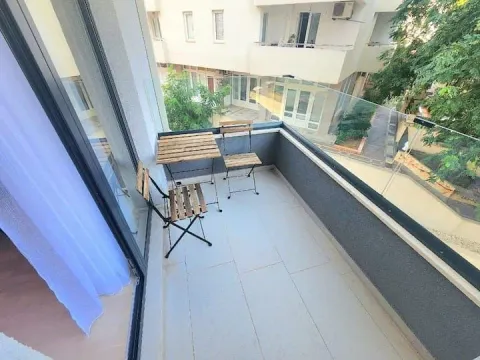 Rent, one bedroom apartment, 38m², Budva, Crna Gora - image 9