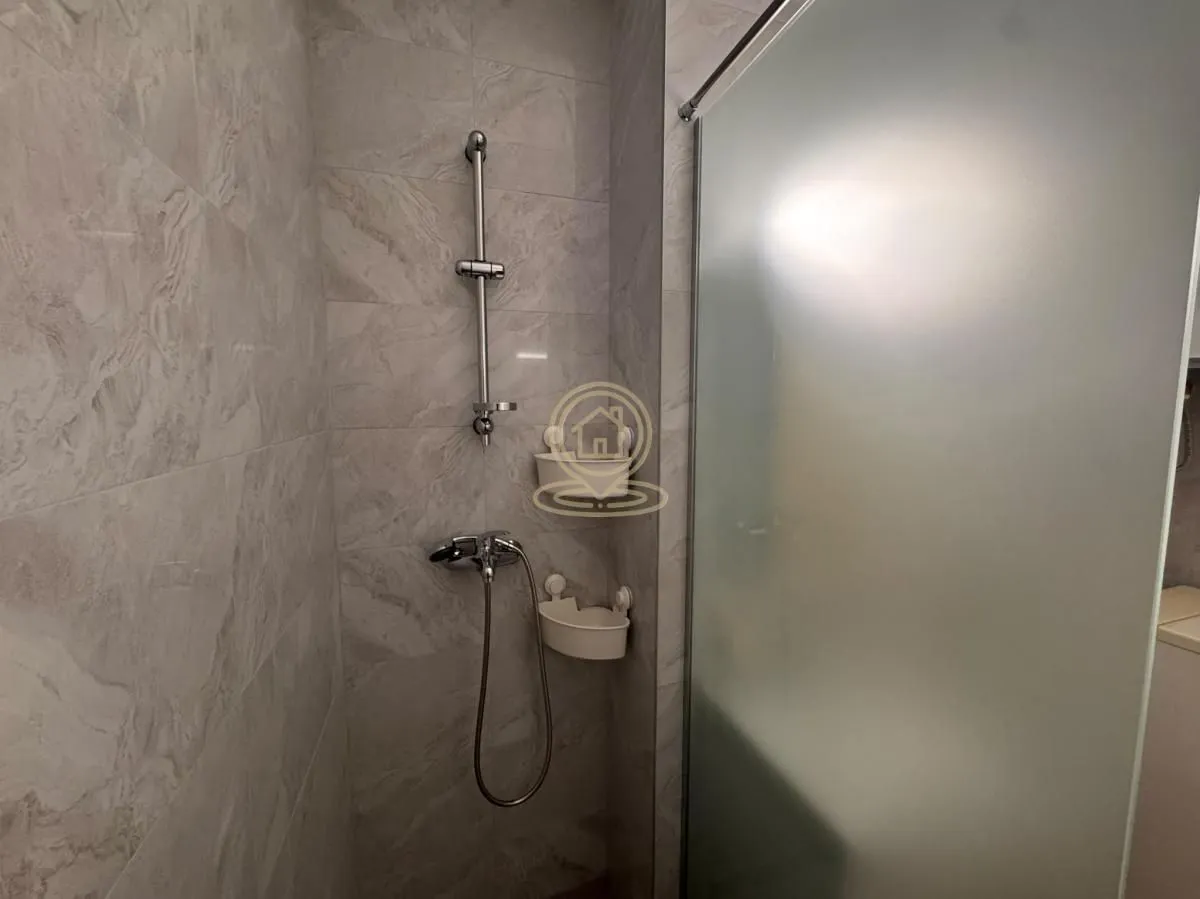Izdavanje, trosoban stan, 78m², Kalenić Pijaca, Vračar Sve Podlokacije