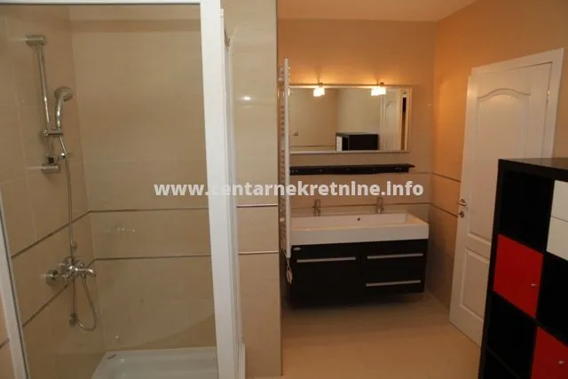 Prodaja, kuća, 254m², Donji Kokoti, Podgorica