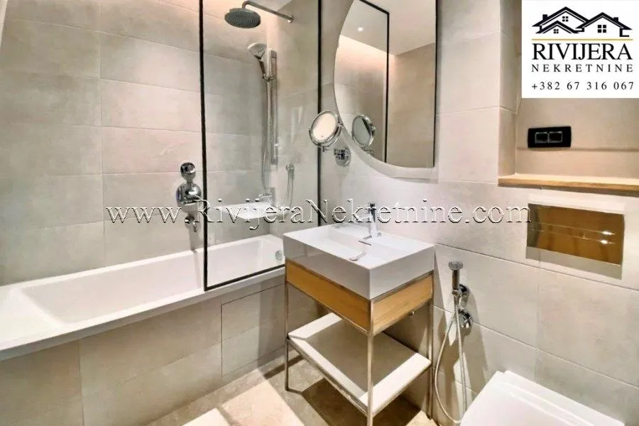 Prodaja, dvosoban stan, 102m², Tivat, Crna Gora