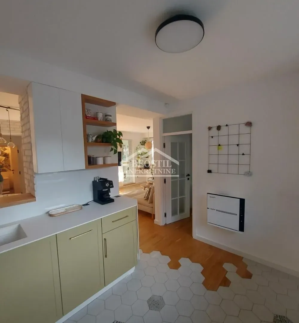 Sale, three bedroom apartment, 74m², Višnjička Banja, Palilula Sve Podlokacije