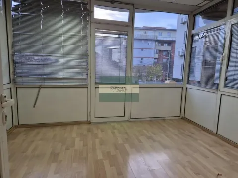 Rent, office space, 326m², Centar, Jagodina - image 28
