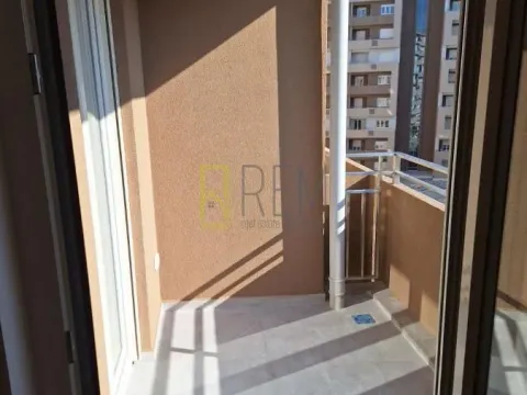 Izdavanje, jednosoban stan, 49m², City Kvart, Podgorica - image 11