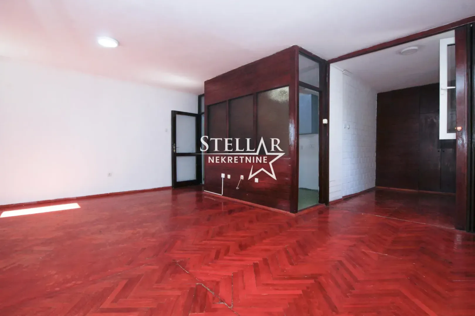 Izdavanje, trosoban stan, 110m², Blok 5, Podgorica