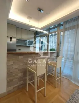 Izdavanje, četvorosoban stan, 148m², Savski Venac, Beograd - image 10
