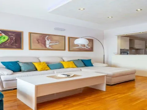 Prodaja, trosoban stan, 112m², Bečići, Budva - image 4