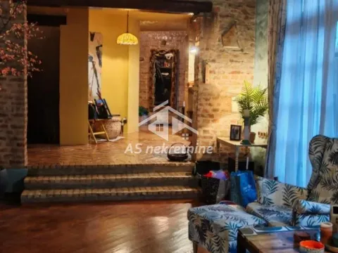Izdavanje, kuća, 367m², Jajinci, Voždovac Sve Podlokacije - image 42