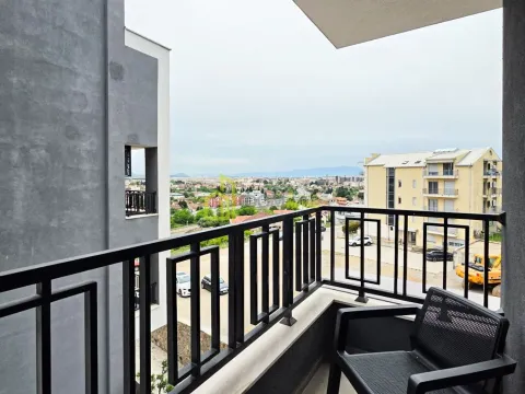 Izdavanje, dvosoban stan, 75m², Gorica C, Podgorica - image 12