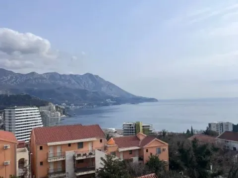 Sale, one bedroom apartment, 45m², Bečići, Budva - image 2