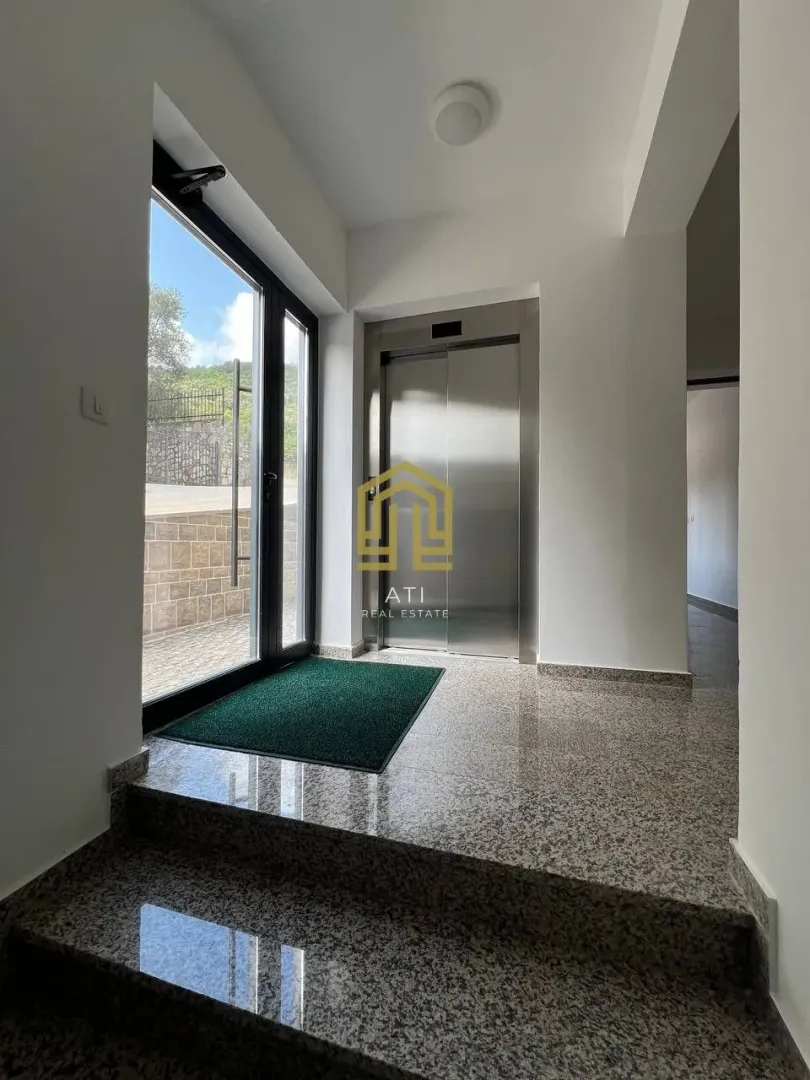 Prodaja, dvosoban stan, 93m², Kamenovo, Budva