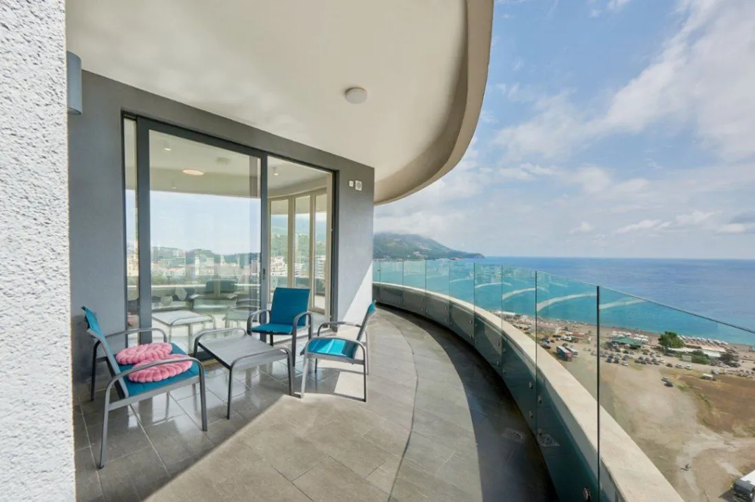 Sale, two bedroom apartment, 115m², Bečići, Budva