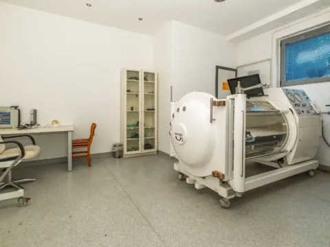 Prodaja, poslovni prostor, 327m², Blok 5, Podgorica - image 6