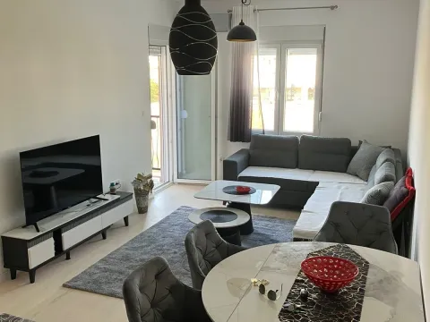 Izdavanje, jednosoban stan, 43m², Zabjelo, Podgorica - image 1