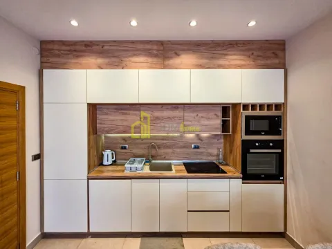 Izdavanje, dvosoban stan, 75m², Kruševac, Podgorica - image 21