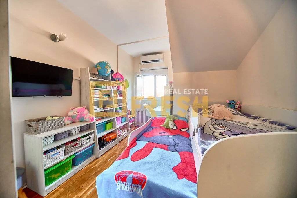 Prodaja, dvosoban stan, 64m², Stara Varoš, Podgorica