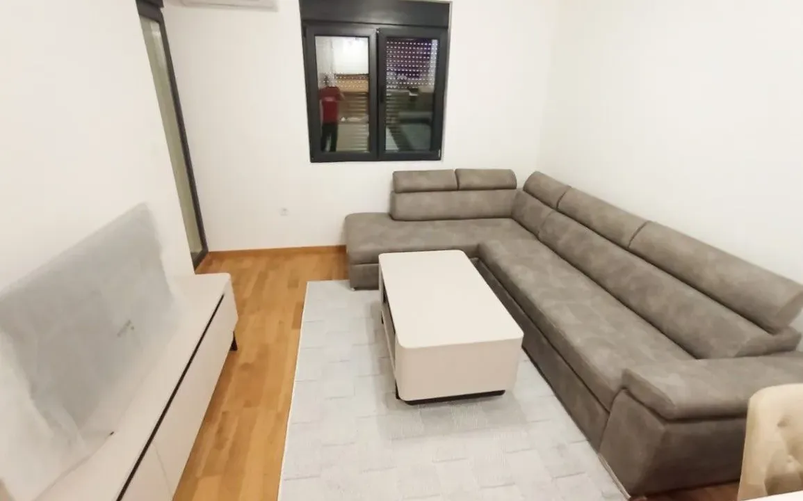 Izdavanje, dvosoban stan, 60m², City Kvart, Podgorica