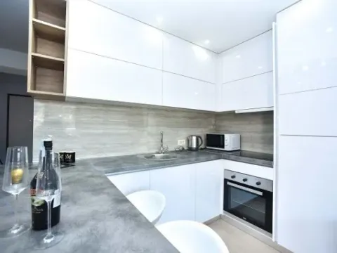 Izdavanje, jednosoban stan, 47m², Centar, Budva - image 5