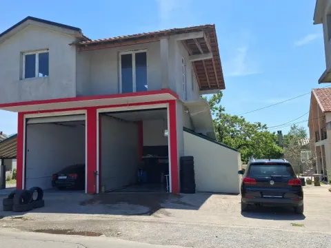 Rent, parking/garage, 100m², Zagorič, Podgorica - image 1