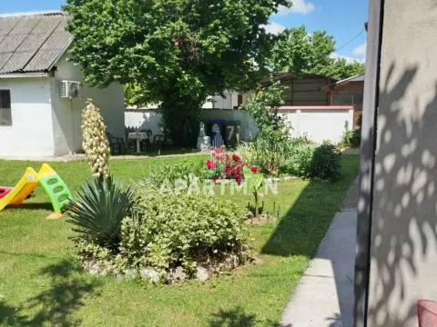 Sale, house, 371m², Jakovo, Surčin - image 1