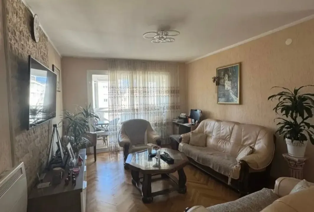 Prodaja, jednosoban stan, 54m², Centar, Bar
