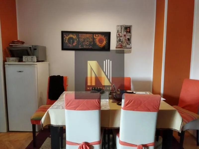 Prodaja, trosoban stan, 72m², Salajka, Novi Sad Sve Podlokacije
