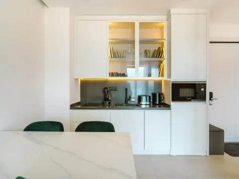 Sale, one bedroom apartment, 51m², Bečići, Budva - image 2