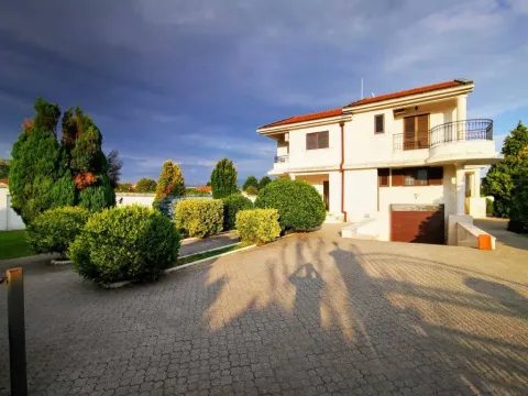 Sale, house, 320m², Podgorica, Crna Gora