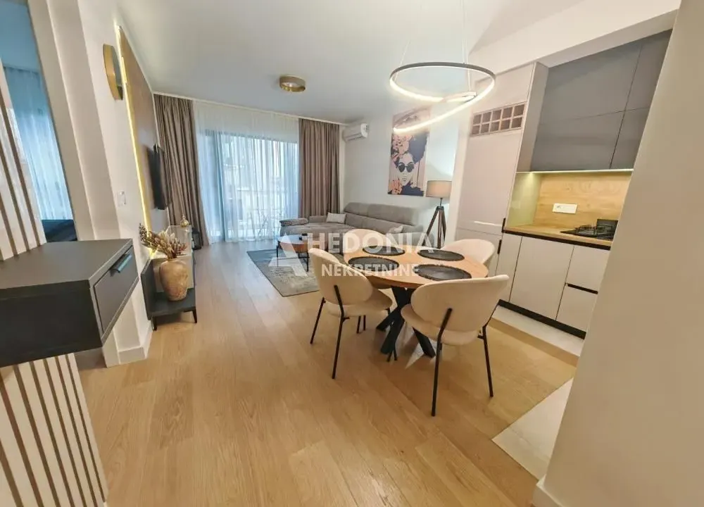 Izdavanje, dvosoban stan, 54m², Savski Venac, Beograd