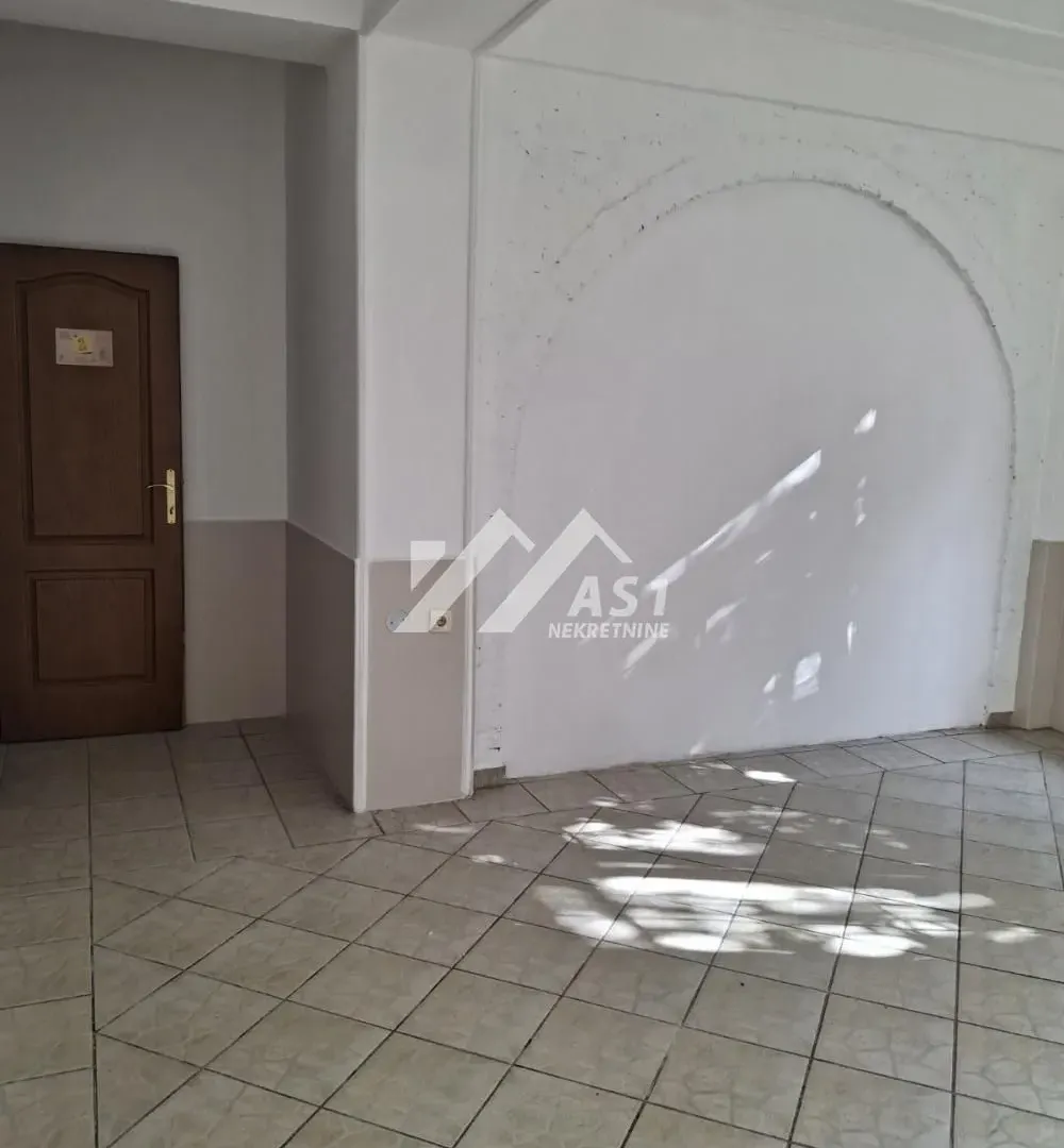 Rent, office space, 160m², Grbavica, Novi Sad Sve Podlokacije