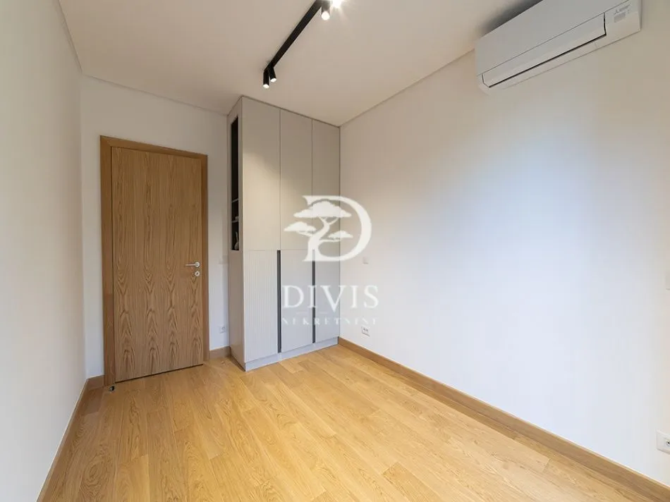 Izdavanje, trosoban stan, 94m², Vukov Spomenik, Zvezdara Sve Podlokacije