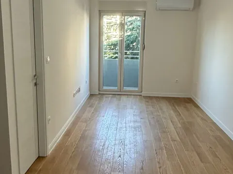 Izdavanje, jednosoban stan, 40m², Central Point, Podgorica - image 8