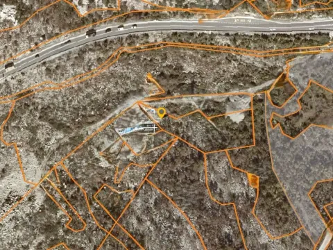 Zemljište in Rvaši