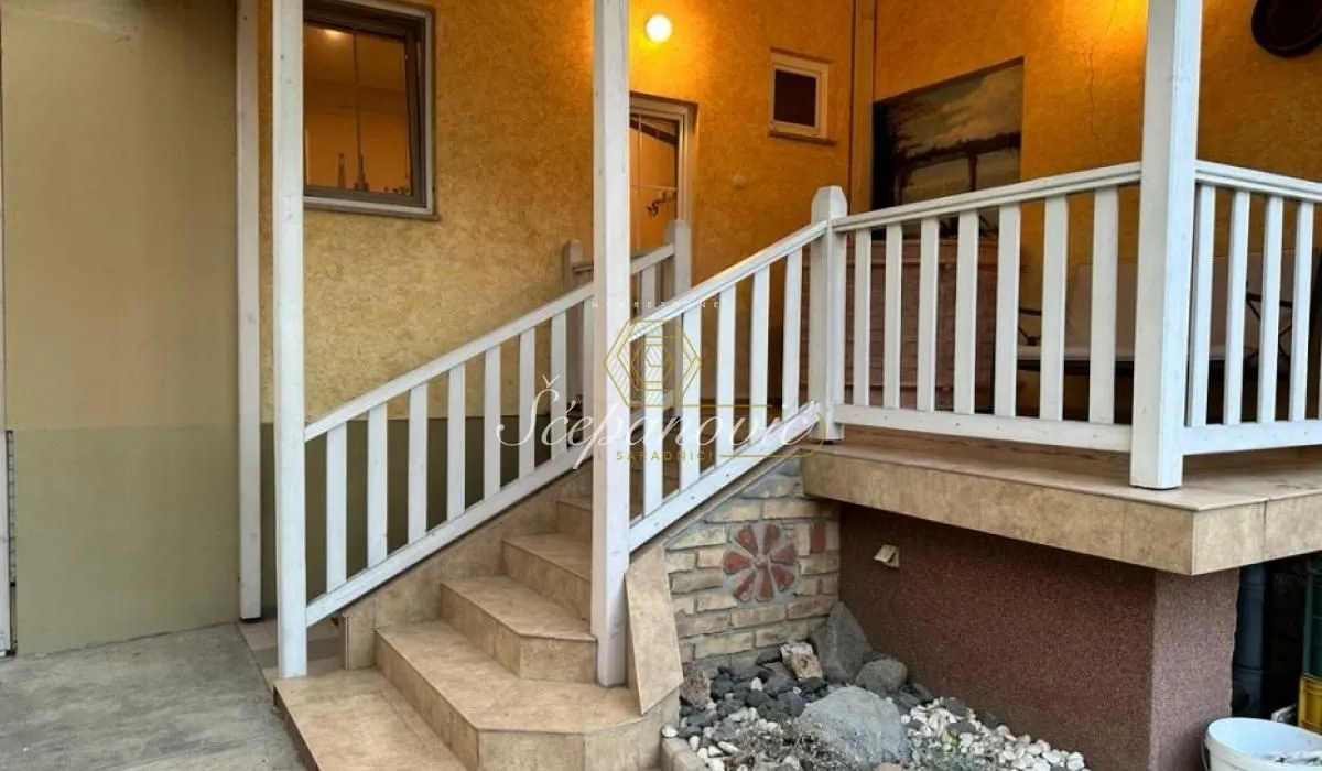 Prodaja, stan, 193m², Centar, Novi Sad