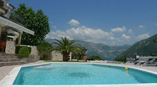 Sale, house, 278m², Stoliv, Kotor