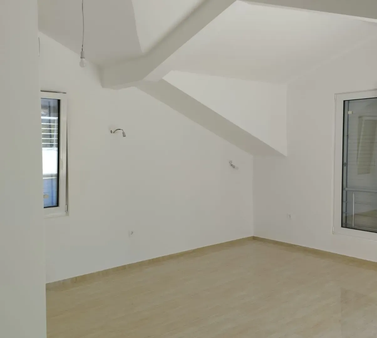 Prodaja, dvosoban stan, 74m², Herceg Novi, Crna Gora
