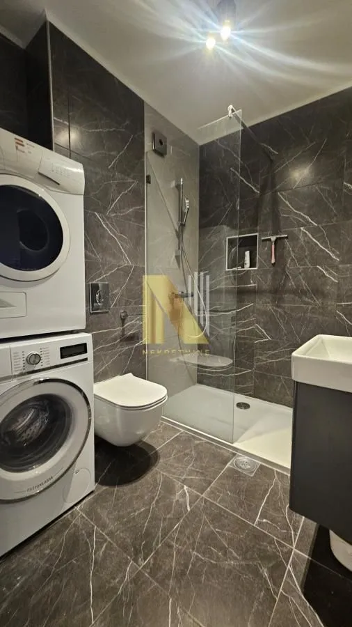Prodaja, trosoban stan, 83m², Centar, Novi Sad
