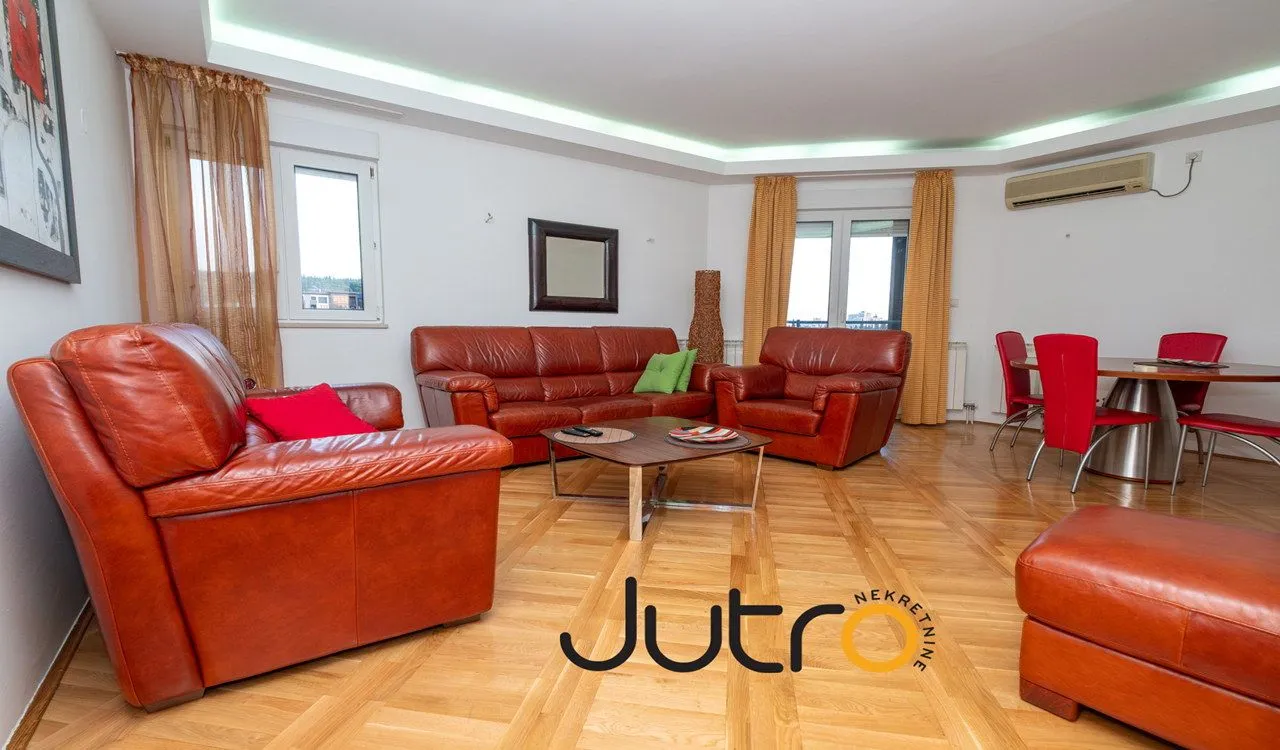 Prodaja, četvorosoban stan, 133m², Momišići, Podgorica